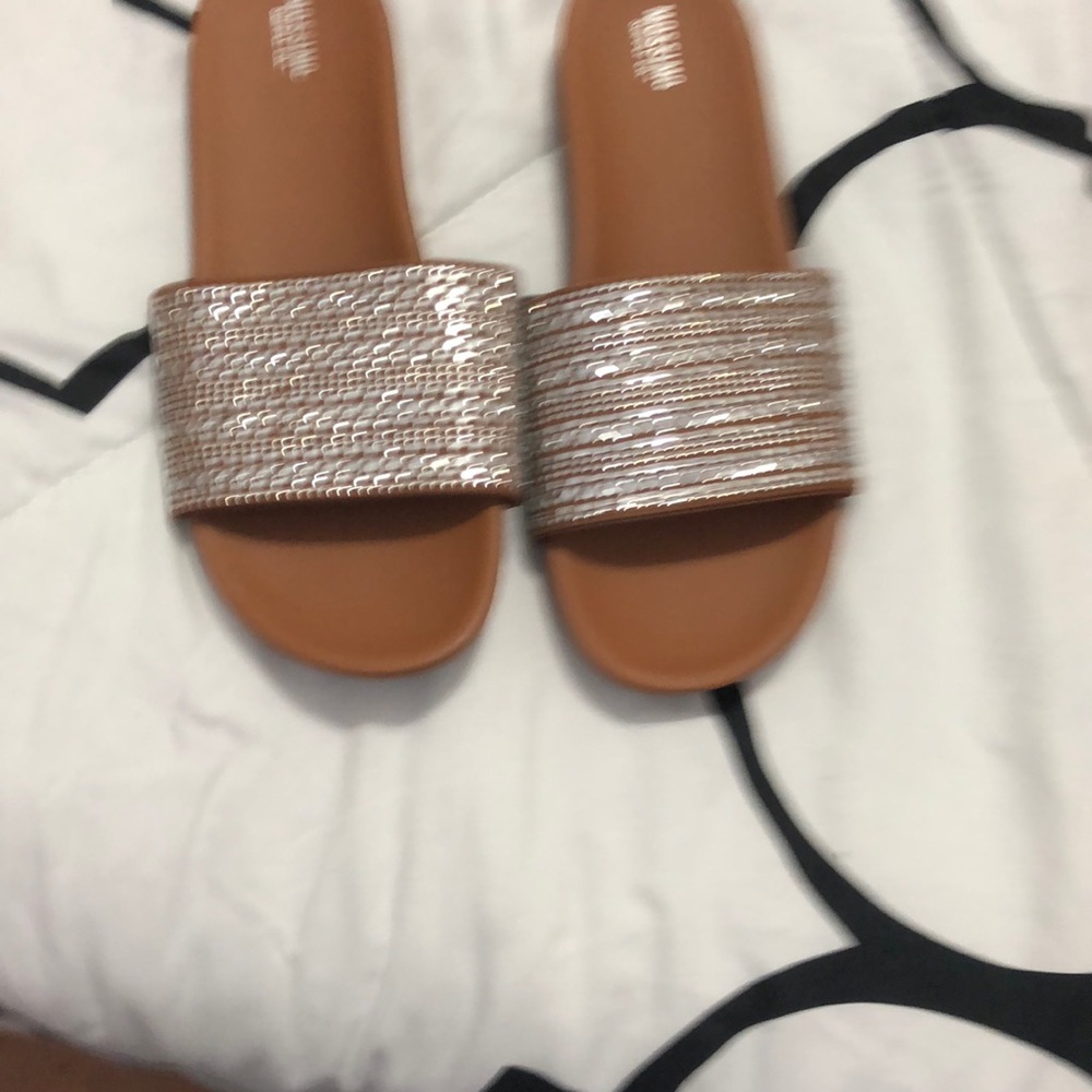 NWOT Sandals